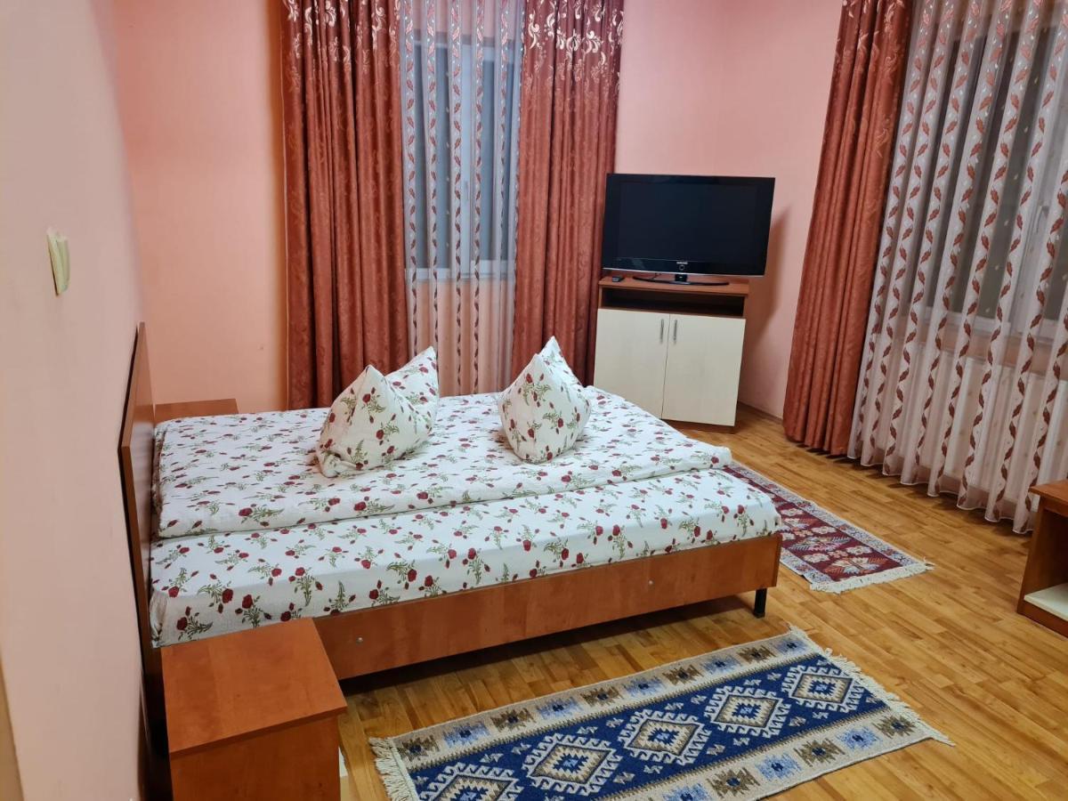 Hotel Pensiunea Sanziana Oradea Zewnętrze zdjęcie